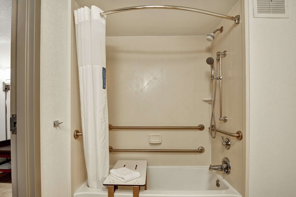 Hampton Inn Morgantown - photo 17