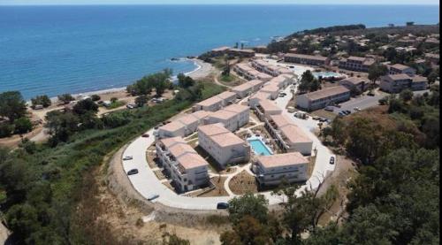 T3 Corse Vue Mer Pieds Dans L Eau N164 — Linguizzetta