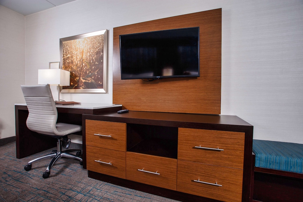 DoubleTree by Hilton Neenah - photo 16