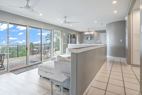 Ka Hale me Ka ike 30 Night Minimum — 4-Star Luxury Hotel in Kaneohe, United States