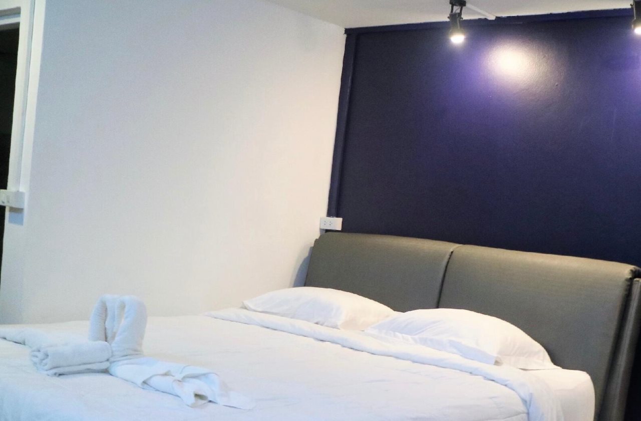 Bangkok Room by City Court Condo