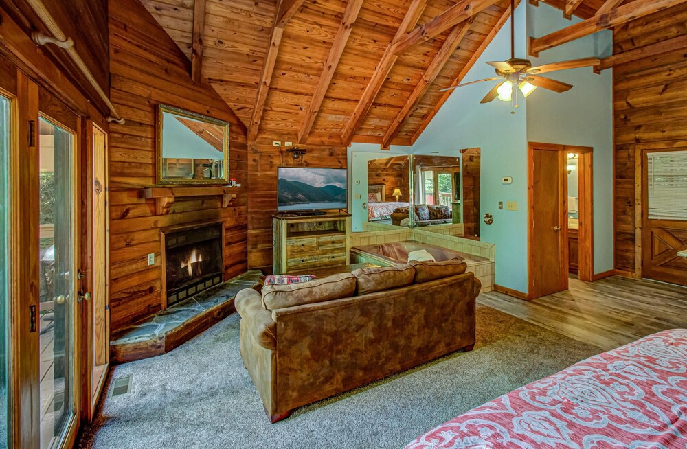 Zen Garden #1523 — 4-Star Luxury Hotel in Gatlinburg, United States
