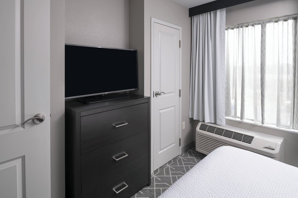 TownePlace Suites Providence North Kingstown - photo 17