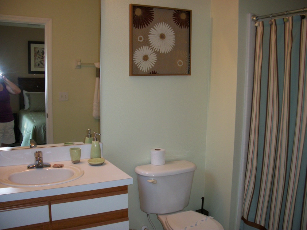 3BR 2.5BA Home in Emerald Island Resort by CV 8479 - photo 25