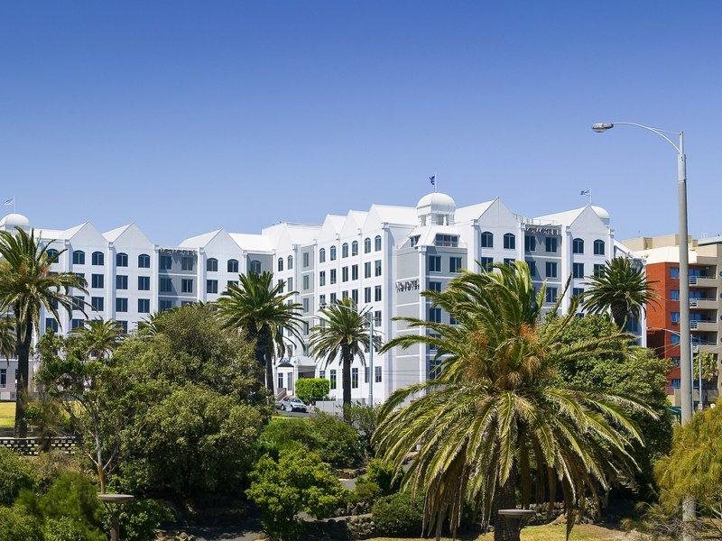 Novotel Melbourne St Kilda - carbon neutral hotel in Saint Kilda