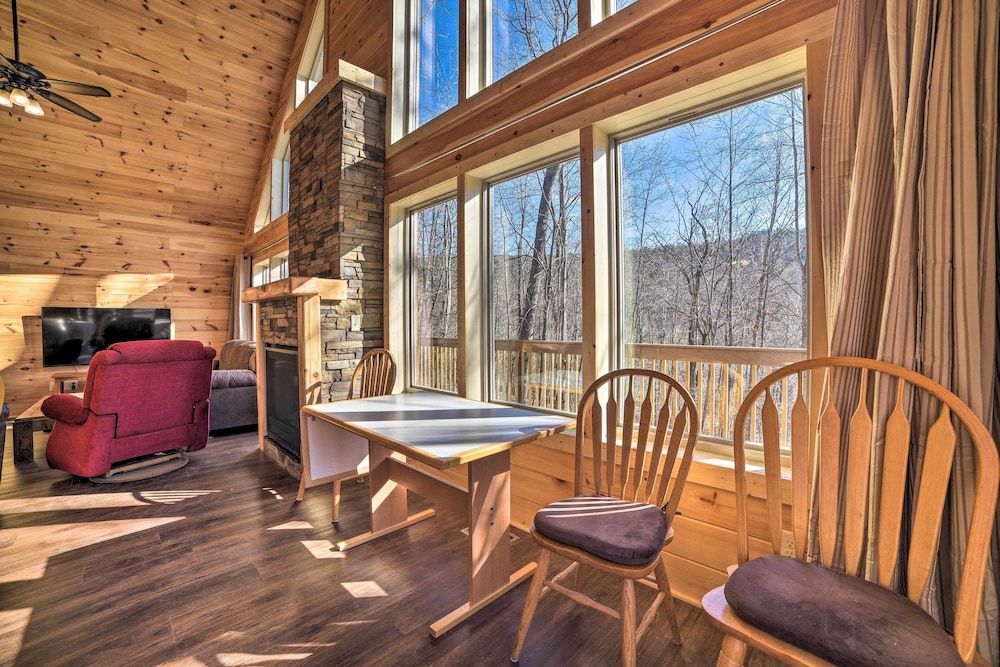 Cabin w Mtn View 4 Mi to Massanutten Resort - photo 12