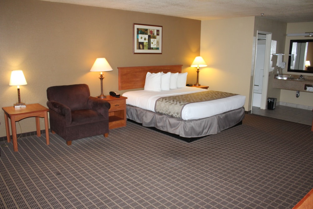 Cajon Pass Inn - photo 4