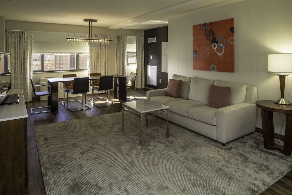 DoubleTree by Hilton Hotel & Suites Pittsburgh Downtown - photo 23