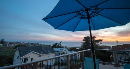 Happy Hill Beach Haven Vista Monthly Spring Special Mar thru May in Cambria, United States