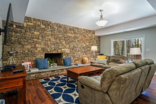 Hilltop Retreat — Brevard — photo 5
