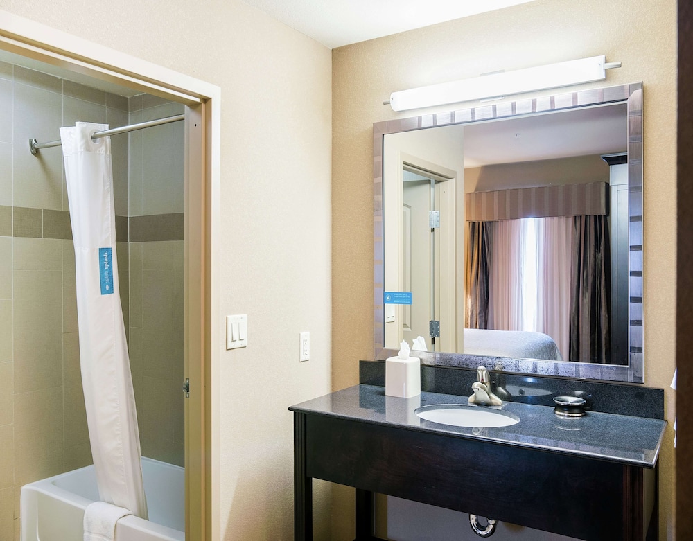 Hampton Inn & Suites Bay City TX - photo 23