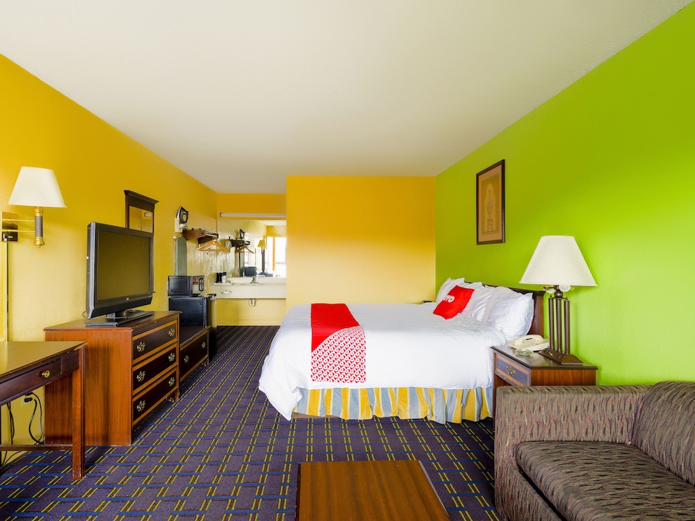 OYO Hotel Williamston - photo 4