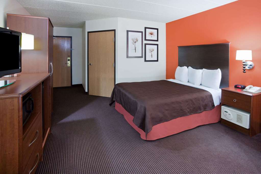 AmericInn by Wyndham Coon Rapids - photo 17