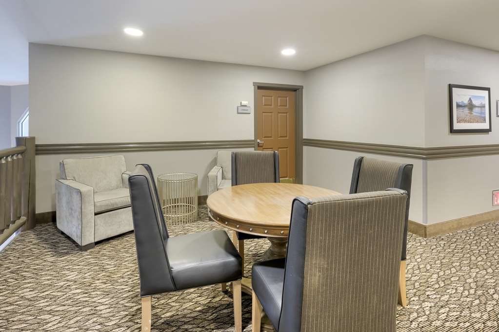 Best Western Plus Kalispell Glacier Park West Hotel & Suites - photo 30