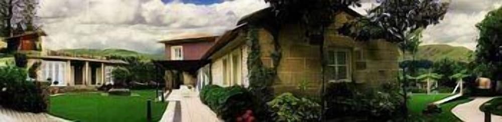 Enoturismo NovaVila Rias Baixas Wine Design — hotel in Meis