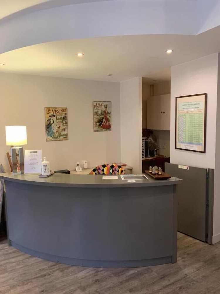 L Auberge Des 3 Marches — Le Vesinet