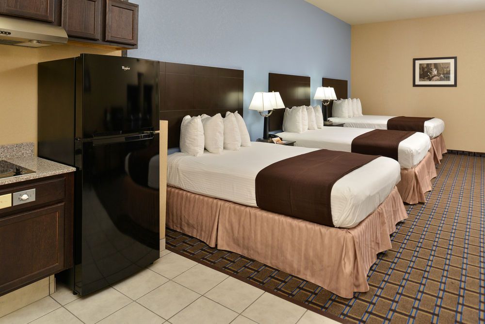 Quality Inn & Suites Carrizo Springs North - photo 44