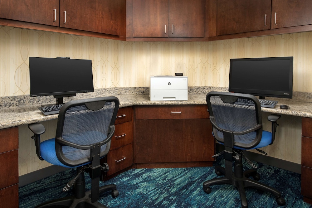 Hampton Inn & Suites Holly Springs - photo 38