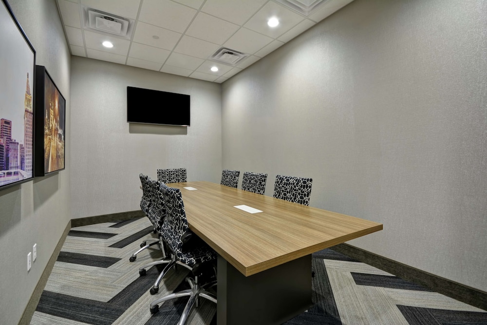 Hampton Inn Blue Ash Cincinnati - photo 52