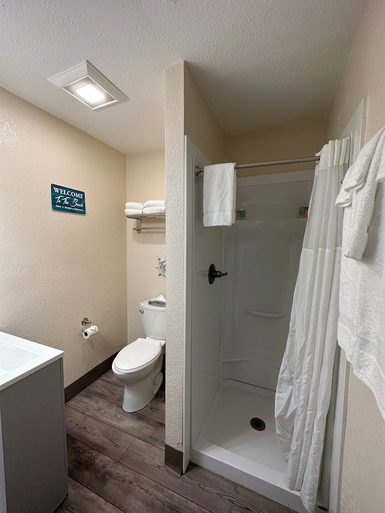 The Coastal Inn and Suites - photo 134