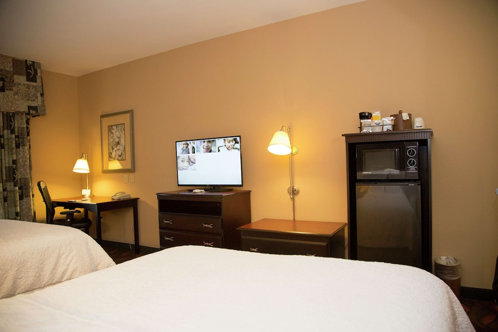 Hampton Inn & Suites Houston Rosenberg - photo 36