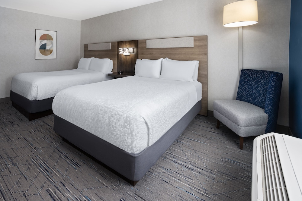 Holiday Inn Express Hotel & Suites Brattleboro by IHG - photo 17