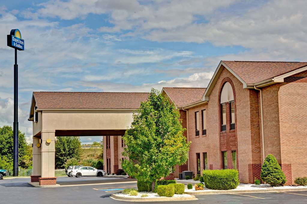 Days Inn Suites By Wyndham Louisville Sw — Louisville