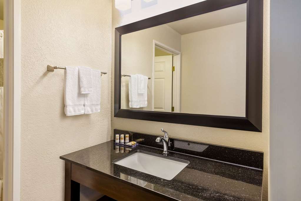 La Quinta Inn & Suites by Wyndham Spokane Valley - photo 19