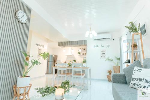 DGM AirBnB Urdaneta Pangasinan — 4-Star Luxury Hotel in Bayaoas, Philippines