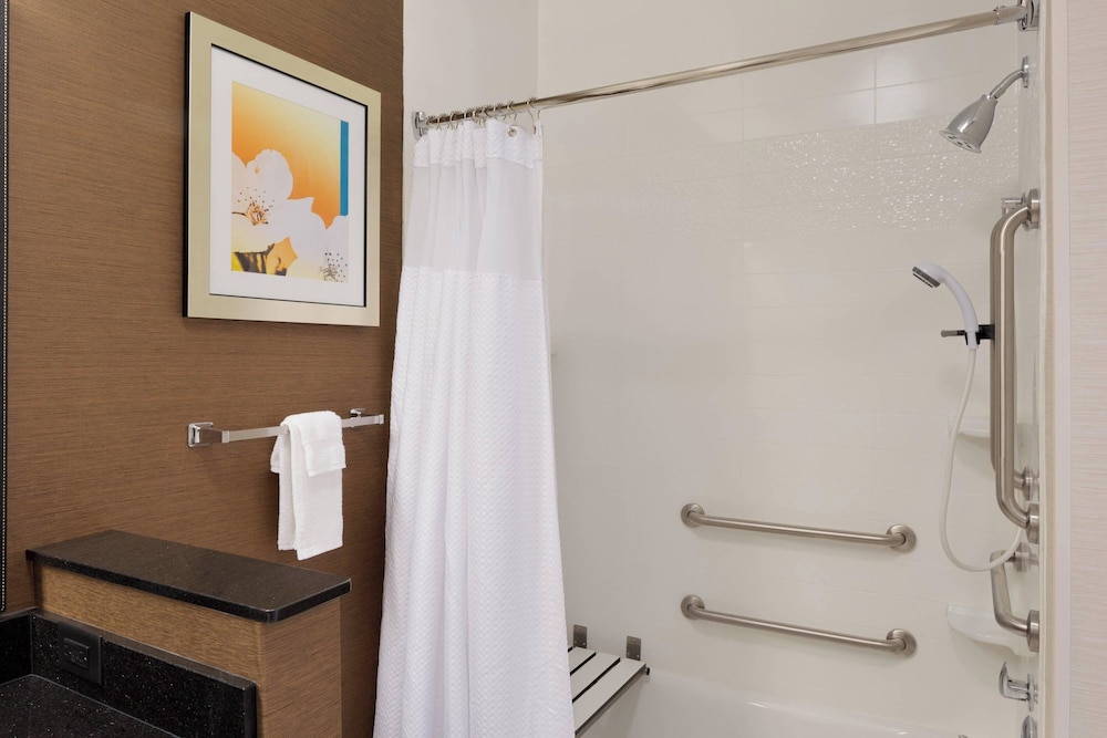 Fairfield Inn & Suites Youngstown Boardman Poland - photo 16