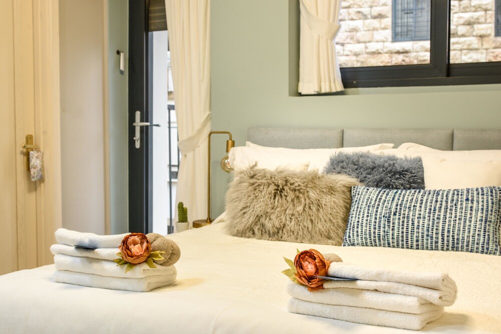 Sweet Inn Apartments Luxury Keren Hayesod — 4-Star Luxury Hotel in Jerusalem, Israel