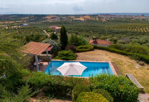 Cave House with Panoramic View — 4-Star Luxury Hotel in Nea Moudhania, Greece