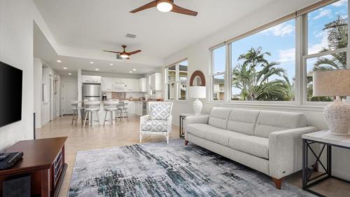 Na Hale H2 — Kailua Kona