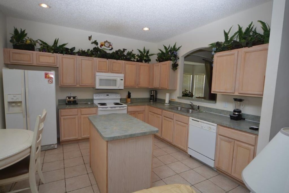 Huge 6 bed Emerald Is Resort Elite Vacation Homes - photo 12
