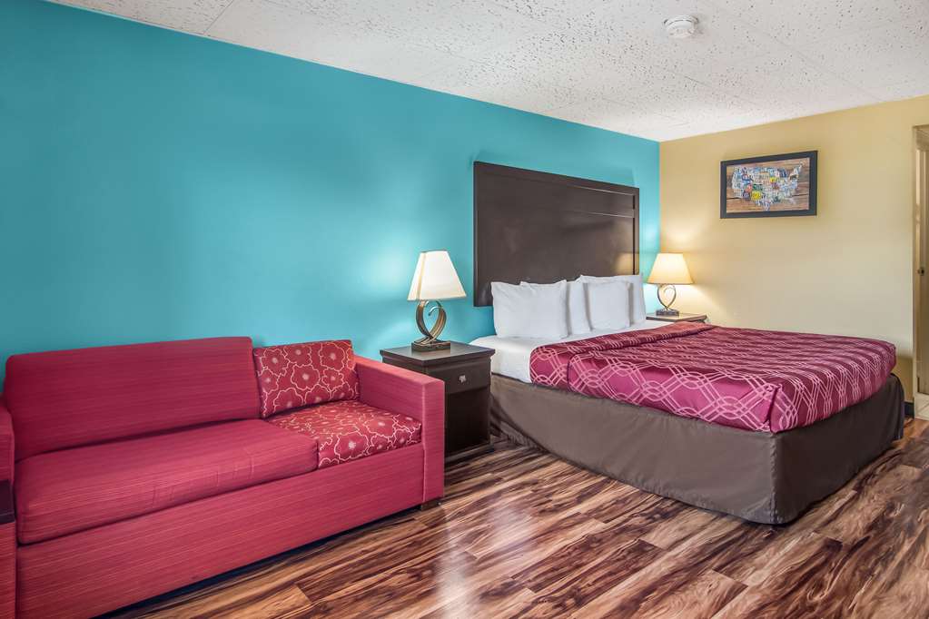 Econo Lodge Bradford South - photo 8