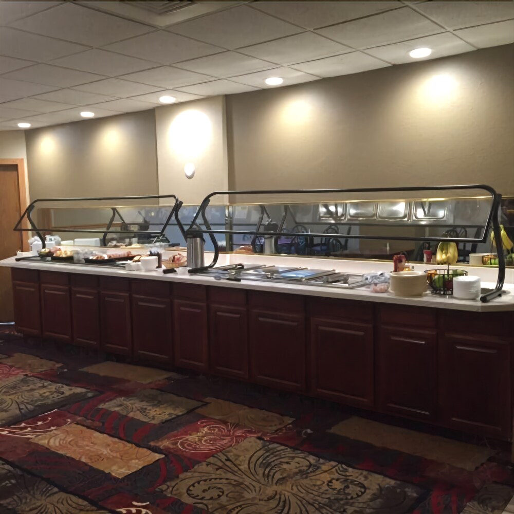 Best Western Plus Wausau Tower Inn - photo 36