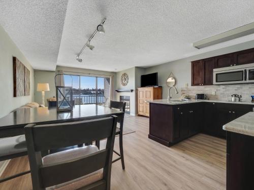 227 Edgewater Inn - photo 18