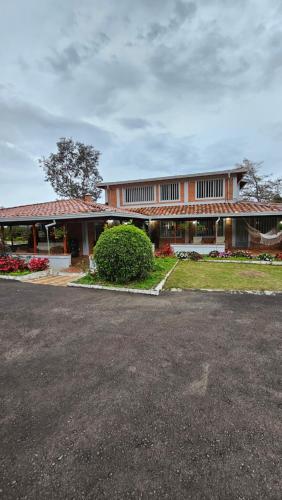 Casa campestre Guarne Aeropuerto — 4-Star Luxury Hotel in Guarne, Colombia
