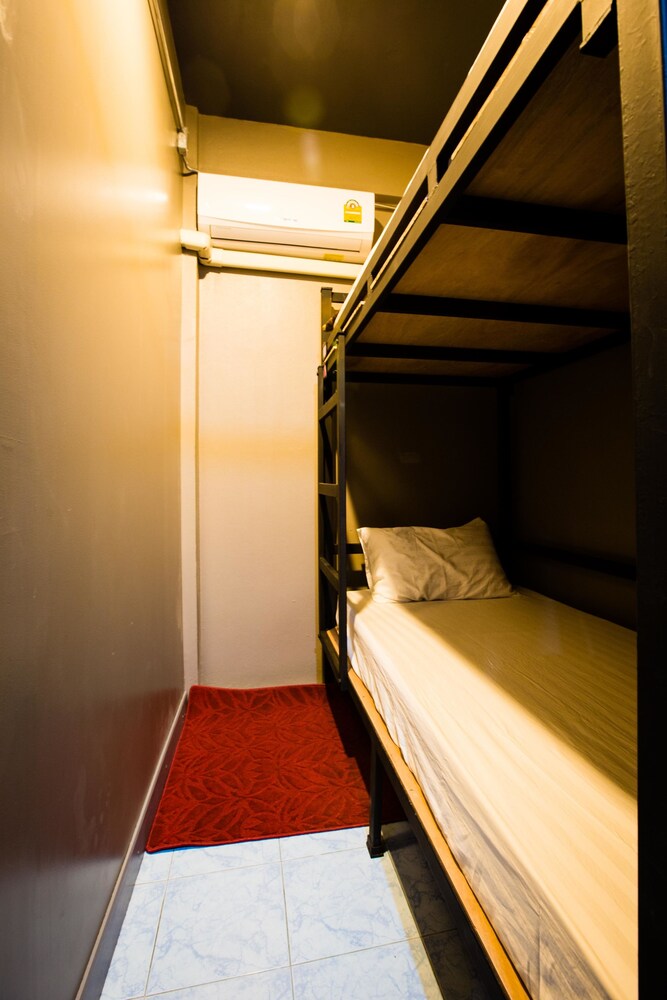 Hits Hostel