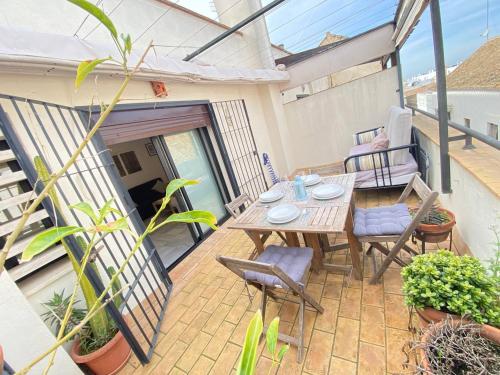 DA plex en casco histA3rico terraza garaje Wi Fi in Sanlucar De Barrameda, Spain