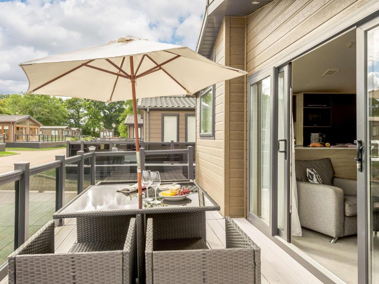 2 Bed in New Milton 89708 in New Milton, United Kingdom