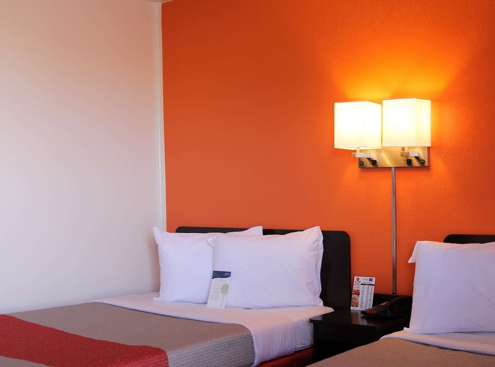 Motel6 Goodland KS - photo 11