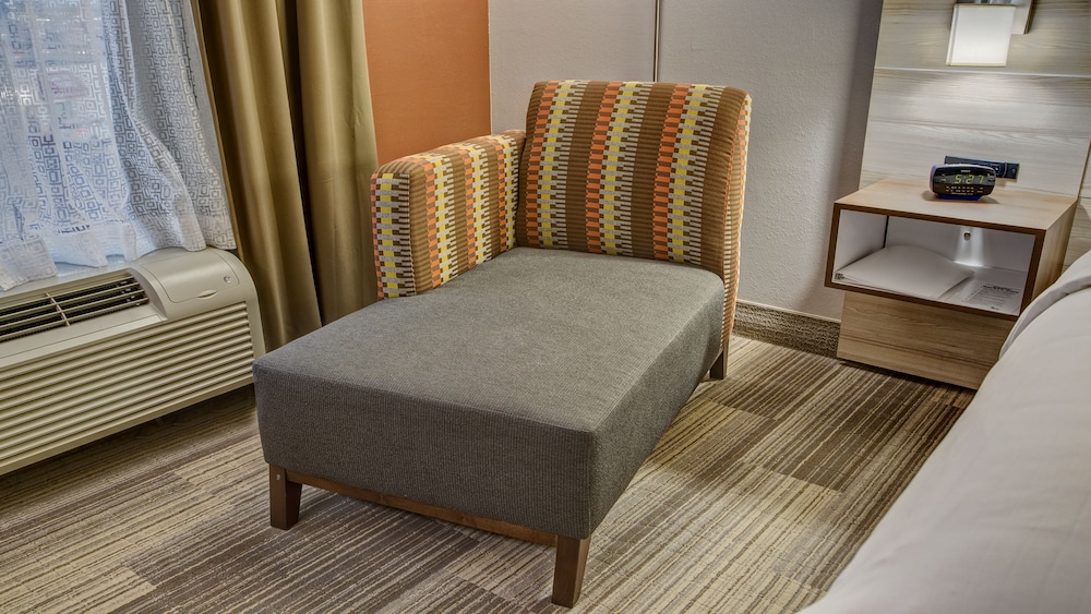 Holiday Inn Express & Suites London by IHG - photo 10