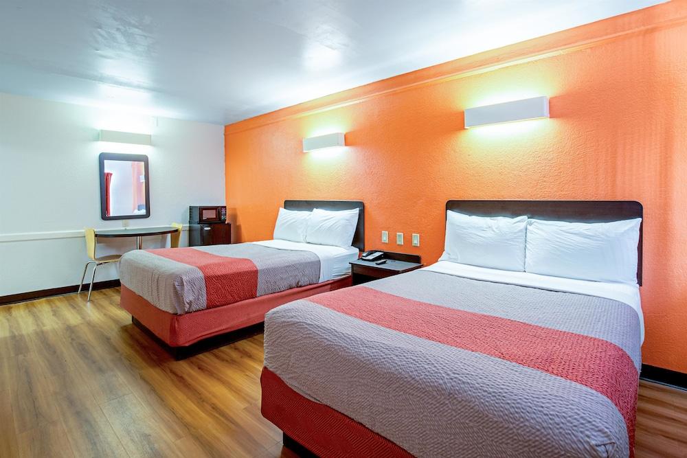 Scottish Inns and Suites Texas City TX - photo 16