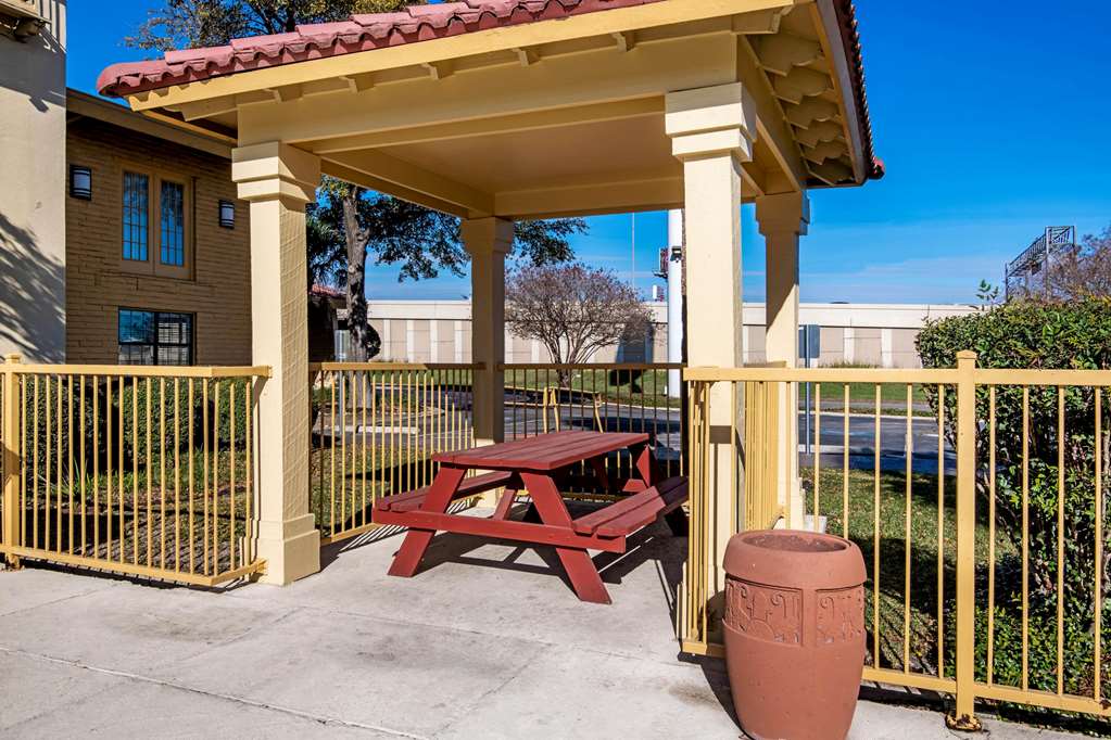 La Quinta Inn By Wyndham IH 10 West San Antonio TX - photo 31