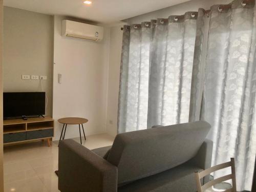 Mantra Condo M186 — 4-Star Luxury Hotel in Rayong, Thailand