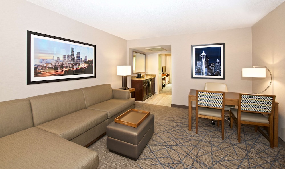 Embassy Suites by Hilton Seattle North Lynnwood - photo 29