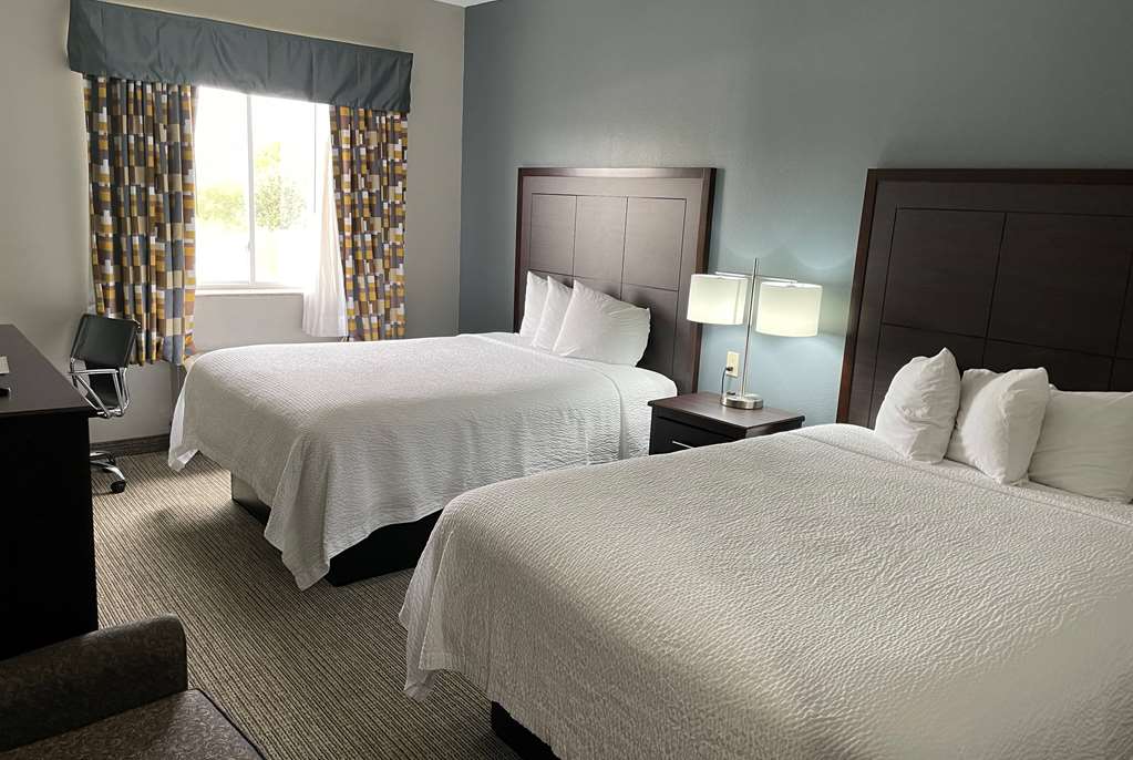 Days Inn & Suites by Wyndham Cleburne TX - photo 11