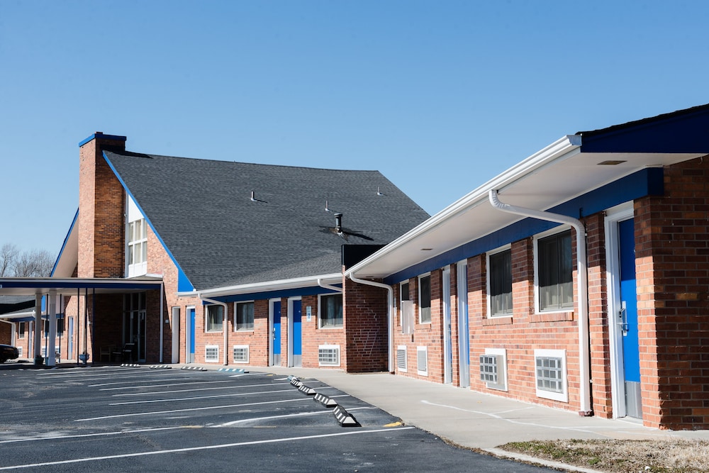 Grand View Plaza Inn & Suites - photo 96