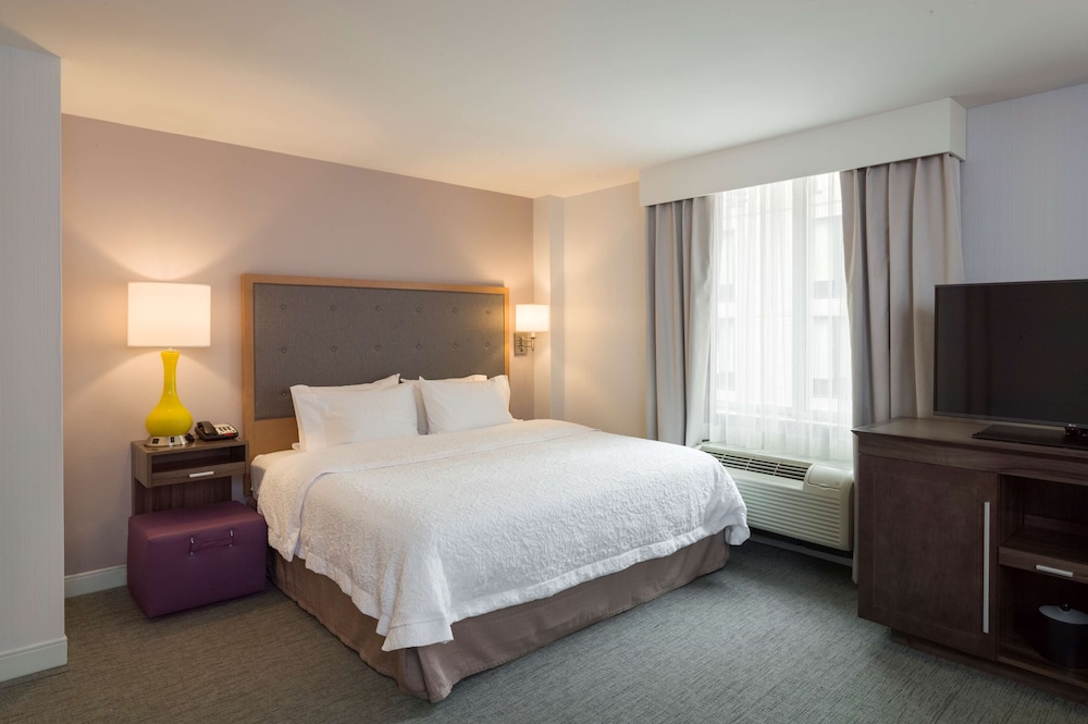 Hampton Inn Manhattan Times Square South - photo 8